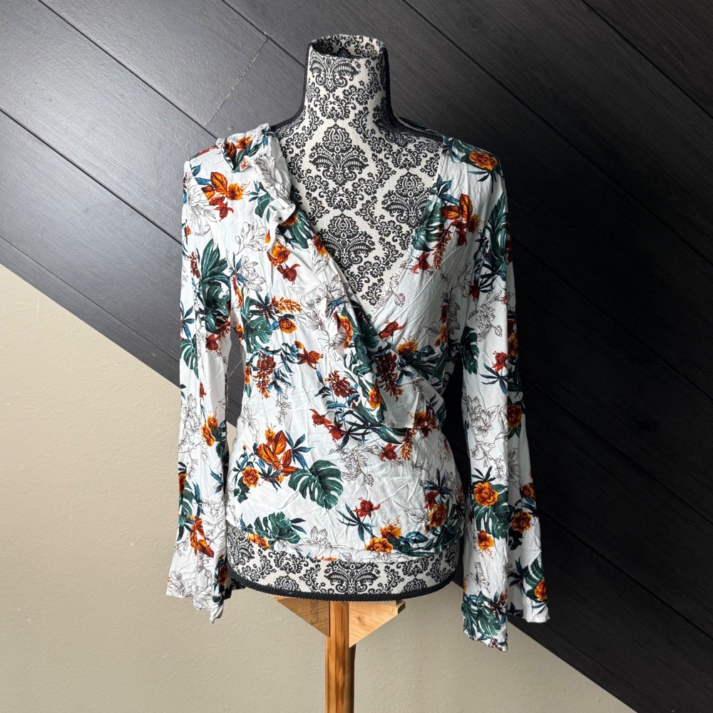 Gimmicks Women's Floral Wrap Blouse Bell Sleeve Boho Large White Top Feminine